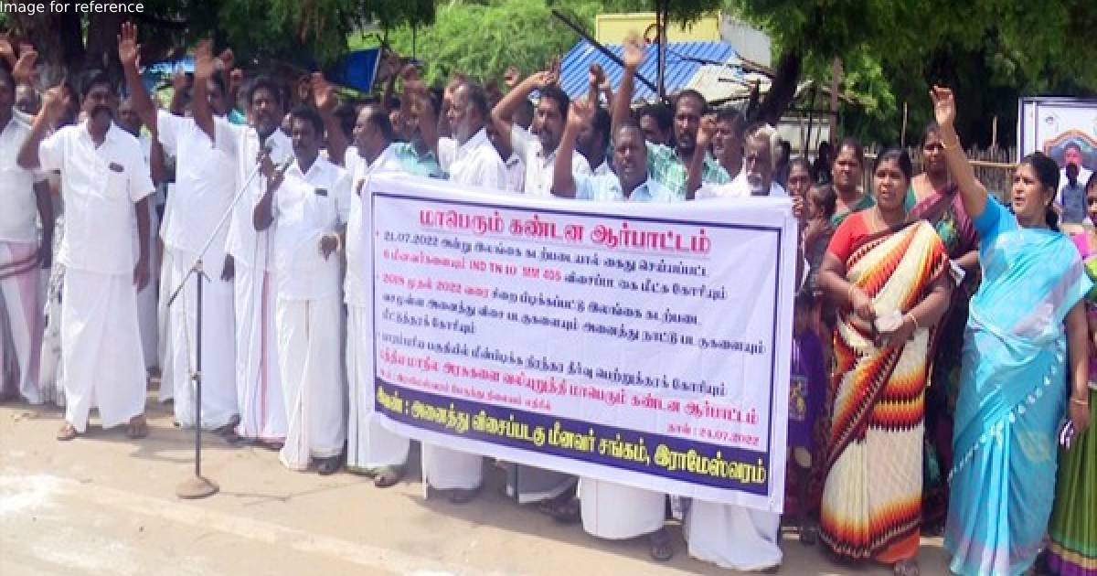 Rameswaram fishermen stage protest condemning attacks by Sri Lankan Navy